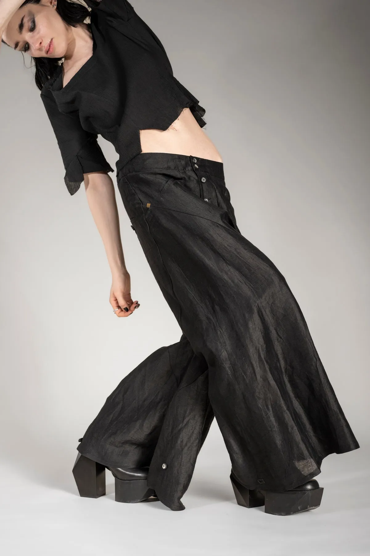 eigensinnig wien | Coltrane | Extravagante Designer Leinen Culotte in Schwarz