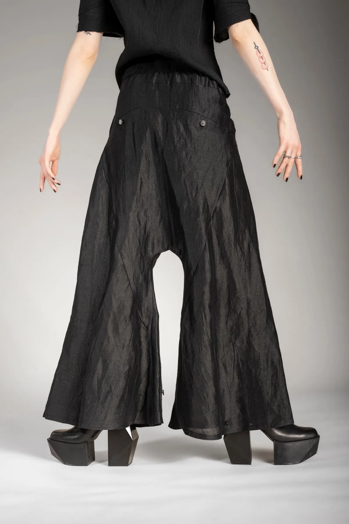 eigensinnig wien | Coltrane | Extravagante Designer Leinen Culotte in Schwarz