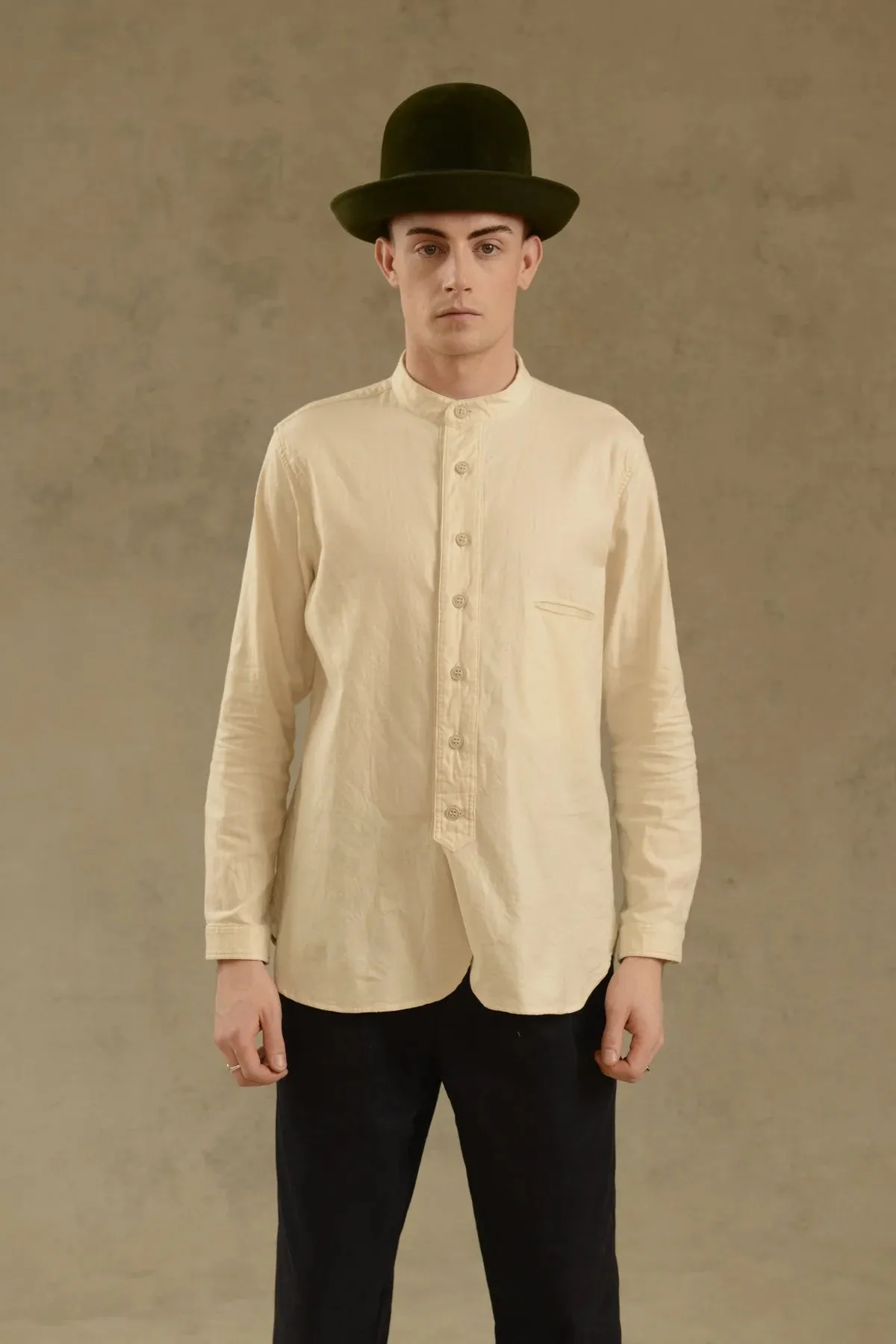 Workhouse Bed Shirt ecru